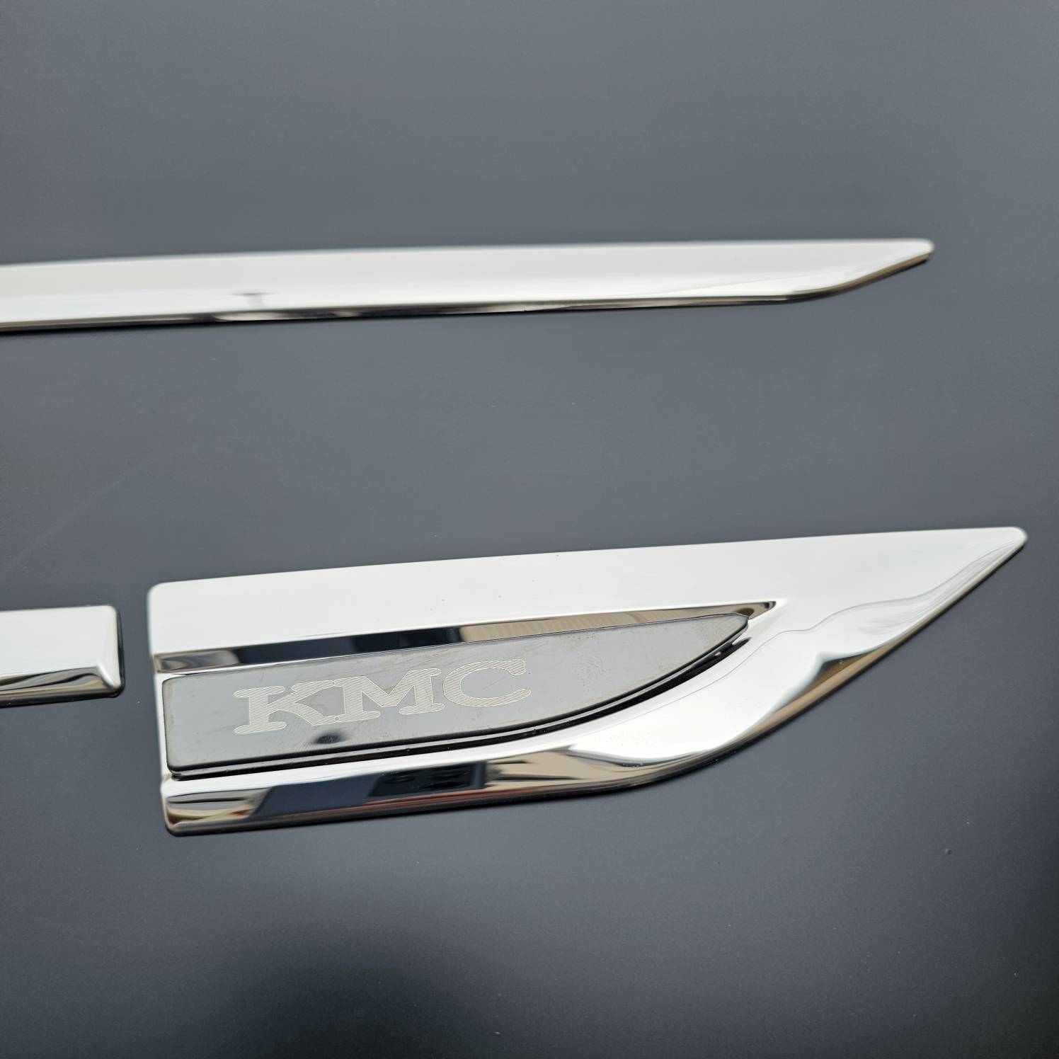 ژوبین جدید با لوگوی KMC (سایز بزرگ) - تصویر 2